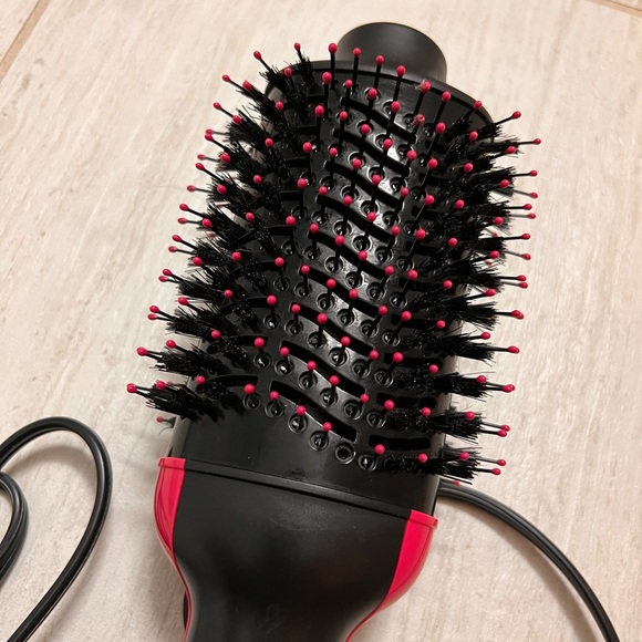 Revlon Salon One-Step Hair Dryer and Volumizer - Picture 2 of 3